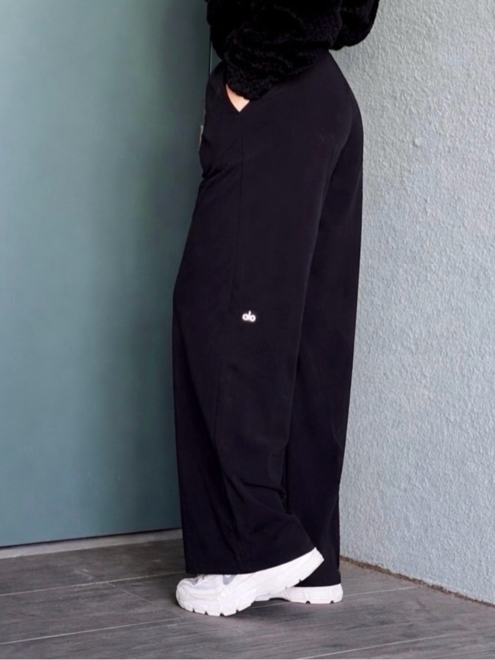 ALO Yoga Black Wide-Leg Lounge Pants - Picture 2 of 5